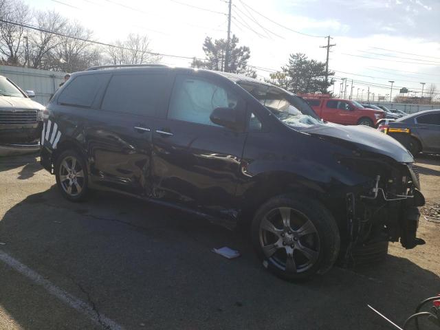 Photo 3 VIN: 5TDXZ3DC5HS812252 - TOYOTA SIENNA SE 