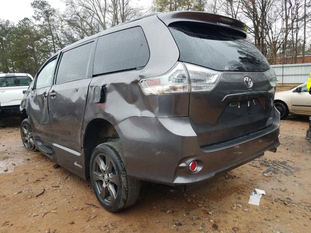 Photo 2 VIN: 5TDXZ3DC5HS833280 - TOYOTA SIENNA SE 