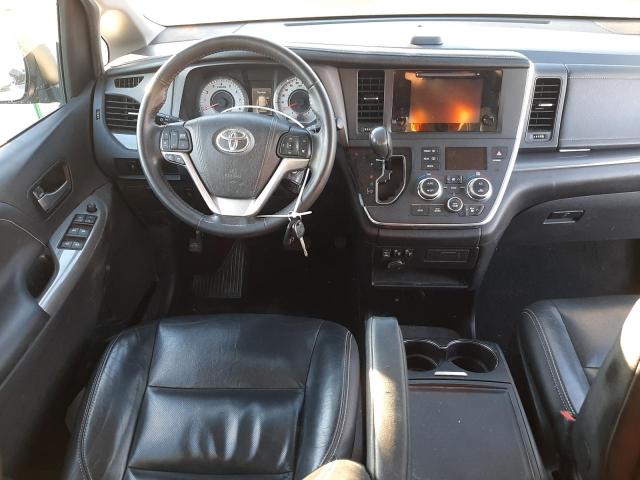 Photo 8 VIN: 5TDXZ3DC5HS848118 - TOYOTA SIENNA SE 