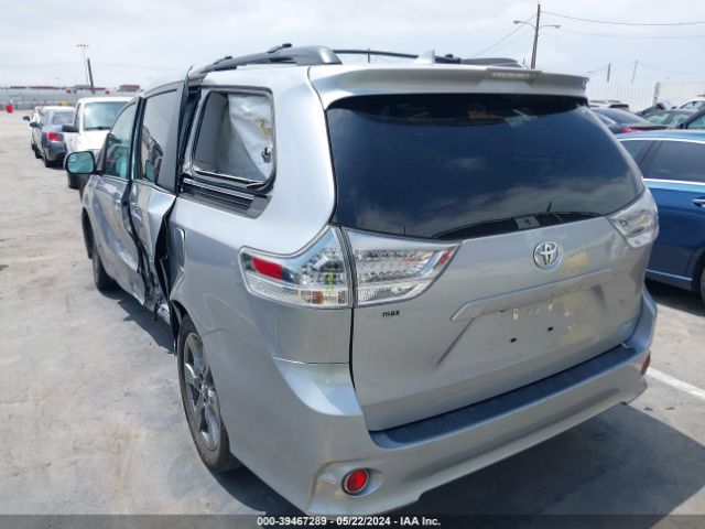 Photo 2 VIN: 5TDXZ3DC5JS902118 - TOYOTA SIENNA 