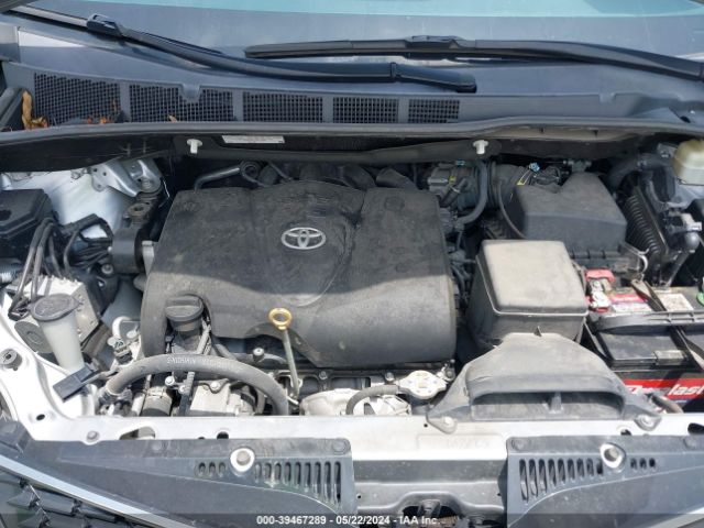 Photo 9 VIN: 5TDXZ3DC5JS902118 - TOYOTA SIENNA 