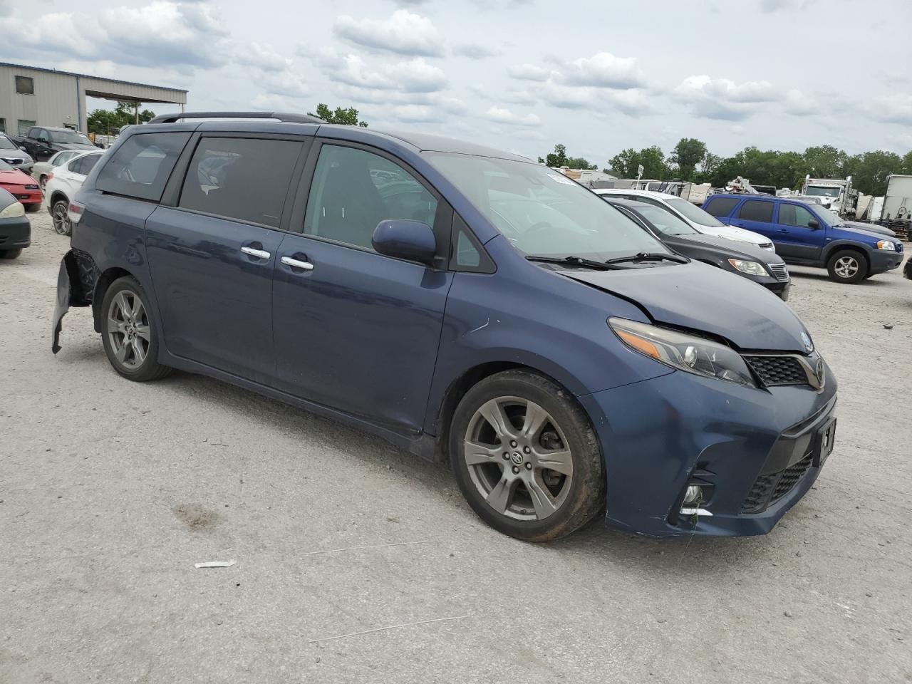 Photo 3 VIN: 5TDXZ3DC5JS927732 - TOYOTA SIENNA 