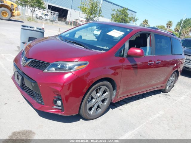 Photo 1 VIN: 5TDXZ3DC5KS967780 - TOYOTA SIENNA 