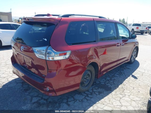 Photo 3 VIN: 5TDXZ3DC5KS967780 - TOYOTA SIENNA 