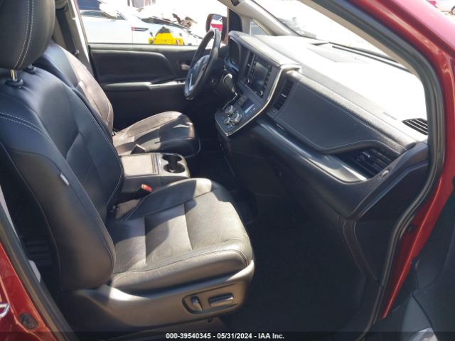 Photo 4 VIN: 5TDXZ3DC5KS967780 - TOYOTA SIENNA 