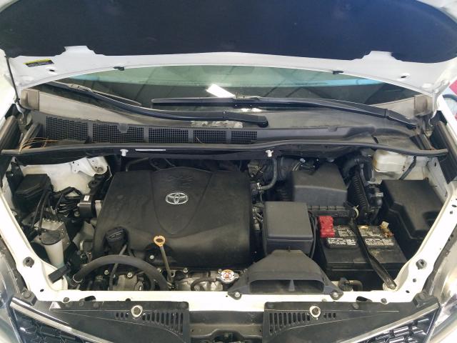 Photo 6 VIN: 5TDXZ3DC5KS985678 - TOYOTA SIENNA SE 