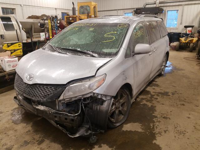 Photo 1 VIN: 5TDXZ3DC6HS794232 - TOYOTA SIENNA SE 