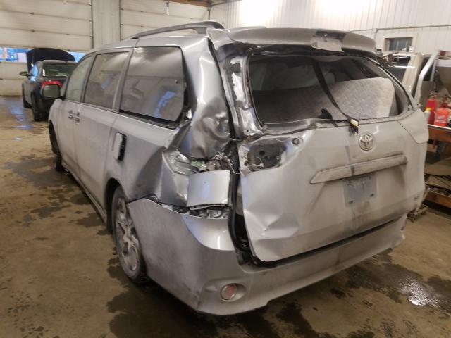 Photo 2 VIN: 5TDXZ3DC6HS794232 - TOYOTA SIENNA SE 