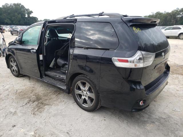 Photo 2 VIN: 5TDXZ3DC6HS797521 - TOYOTA SIENNA SE 