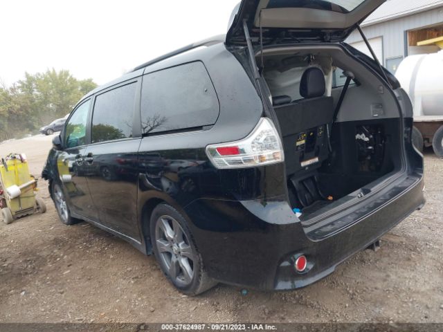 Photo 2 VIN: 5TDXZ3DC6HS823535 - TOYOTA SIENNA 