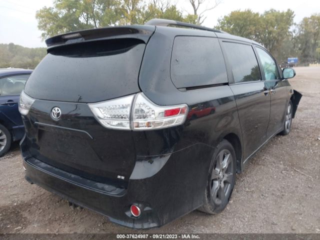 Photo 3 VIN: 5TDXZ3DC6HS823535 - TOYOTA SIENNA 