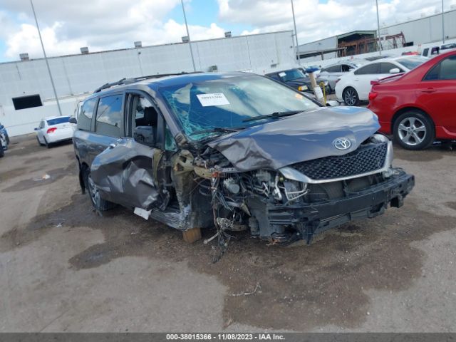 Photo 5 VIN: 5TDXZ3DC6HS843221 - TOYOTA SIENNA 