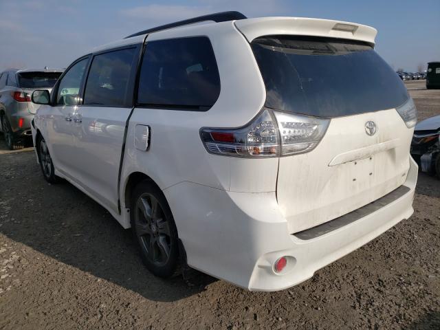 Photo 2 VIN: 5TDXZ3DC6HS870015 - TOYOTA SIENNA SE 