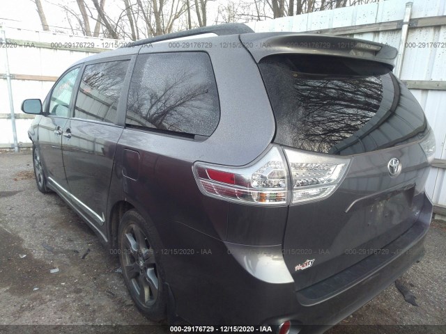 Photo 2 VIN: 5TDXZ3DC6HS873559 - TOYOTA SIENNA 