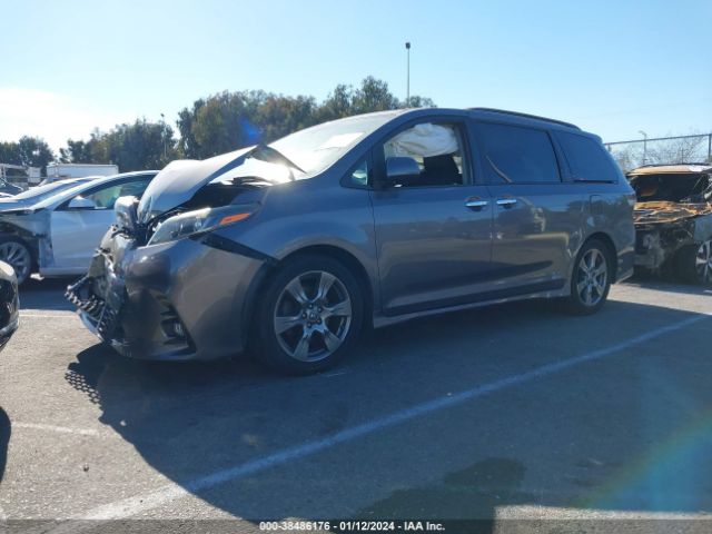 Photo 1 VIN: 5TDXZ3DC6JS909319 - TOYOTA SIENNA 