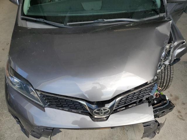 Photo 11 VIN: 5TDXZ3DC6JS934933 - TOYOTA SIENNA SE 