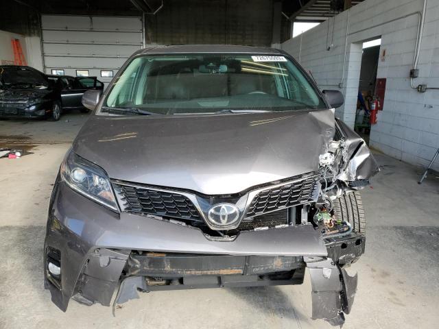 Photo 4 VIN: 5TDXZ3DC6JS934933 - TOYOTA SIENNA SE 