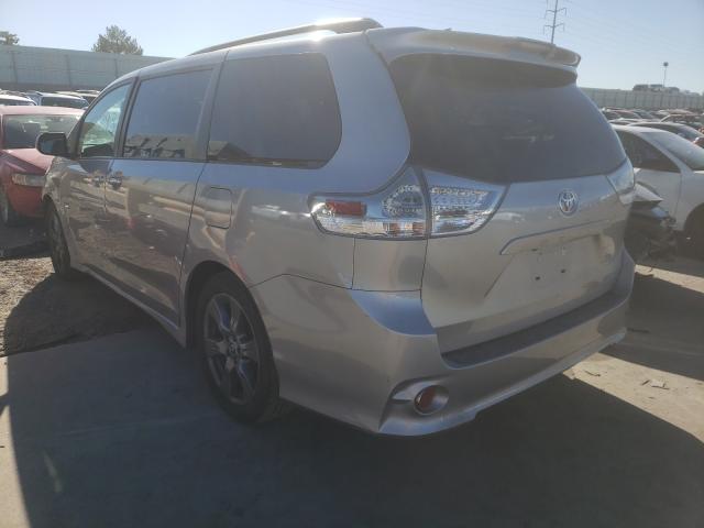 Photo 2 VIN: 5TDXZ3DC6JS947875 - TOYOTA SIENNA SE 