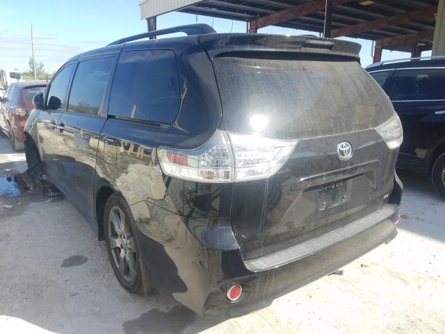 Photo 2 VIN: 5TDXZ3DC7HS794868 - TOYOTA SIENNA SE 