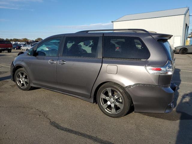 Photo 1 VIN: 5TDXZ3DC7HS829067 - TOYOTA SIENNA SE 