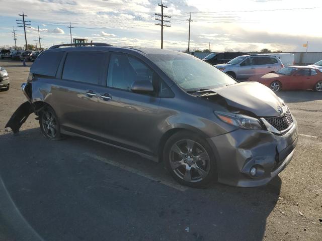 Photo 3 VIN: 5TDXZ3DC7HS829067 - TOYOTA SIENNA SE 