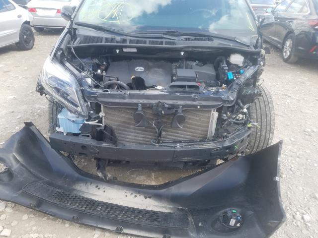 Photo 8 VIN: 5TDXZ3DC7HS848069 - TOYOTA SIENNA SE 