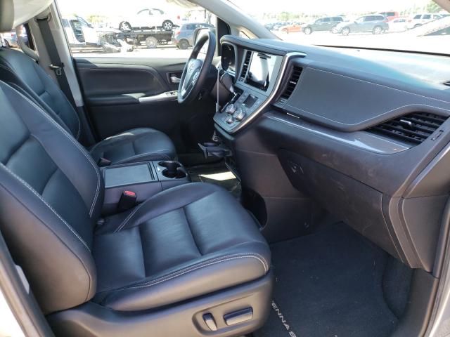 Photo 4 VIN: 5TDXZ3DC7HS853403 - TOYOTA SIENNA SE 