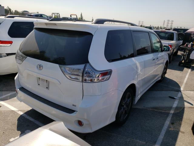 Photo 3 VIN: 5TDXZ3DC7HS870833 - TOYOTA SIENNA SE 