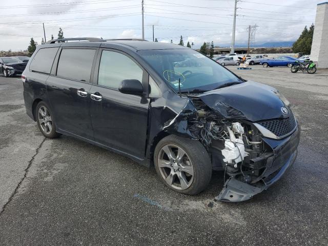 Photo 3 VIN: 5TDXZ3DC7HS884893 - TOYOTA SIENNA SE 