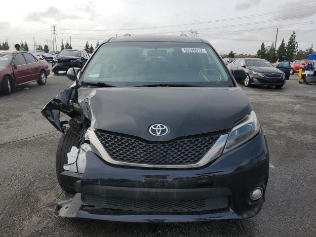 Photo 4 VIN: 5TDXZ3DC7HS884893 - TOYOTA SIENNA SE 