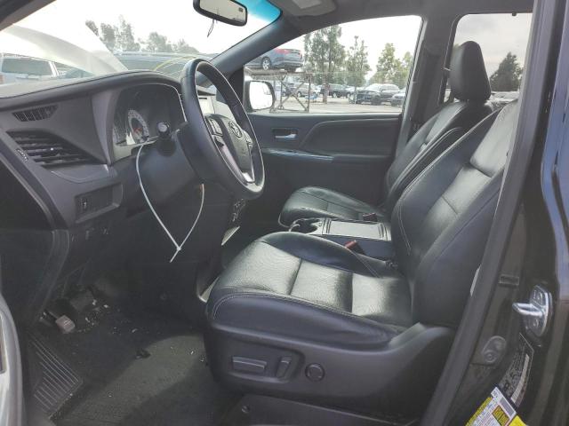 Photo 6 VIN: 5TDXZ3DC7HS884893 - TOYOTA SIENNA SE 