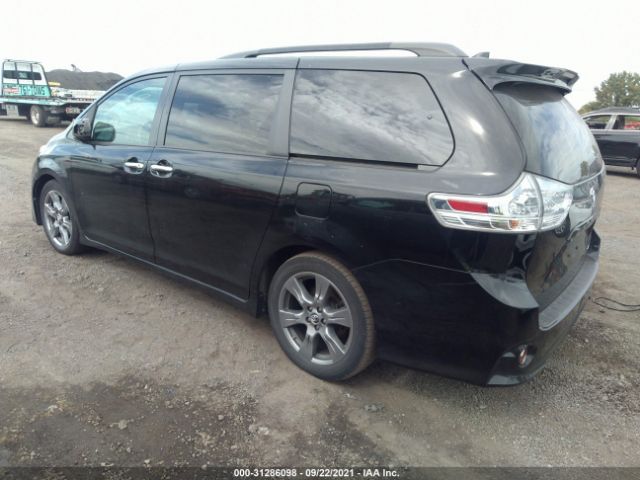 Photo 2 VIN: 5TDXZ3DC7JS950090 - TOYOTA SIENNA 