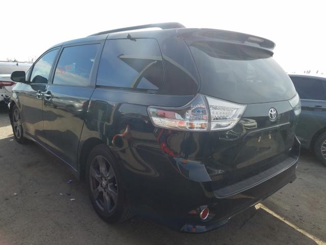 Photo 2 VIN: 5TDXZ3DC8HS778629 - TOYOTA SIENNA SE 