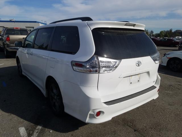 Photo 2 VIN: 5TDXZ3DC8HS780588 - TOYOTA SIENNA SE 