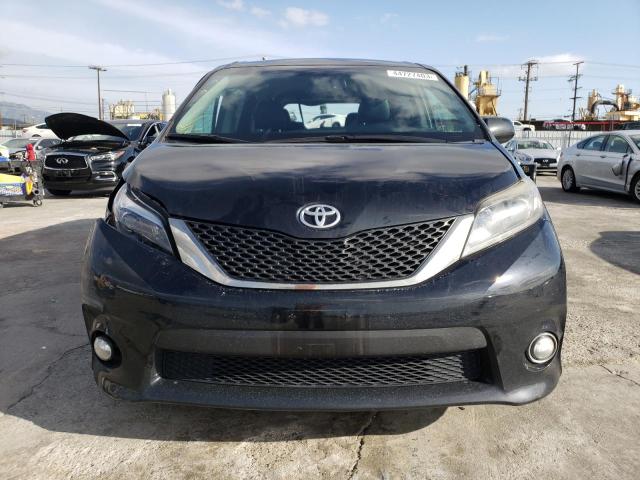 Photo 4 VIN: 5TDXZ3DC8HS791462 - TOYOTA SIENNA SE 