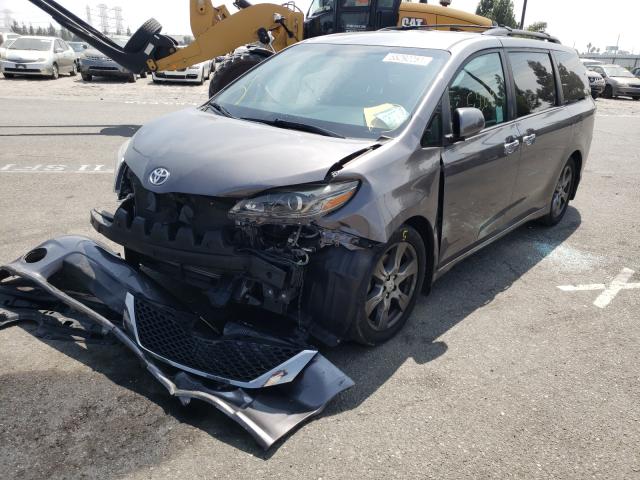 Photo 1 VIN: 5TDXZ3DC8HS793227 - TOYOTA SIENNA SE 