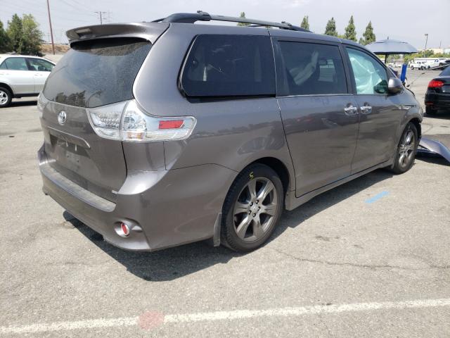 Photo 3 VIN: 5TDXZ3DC8HS793227 - TOYOTA SIENNA SE 