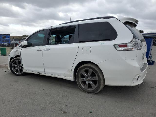 Photo 1 VIN: 5TDXZ3DC8HS866399 - TOYOTA SIENNA SE 