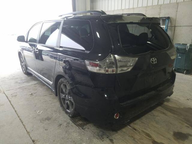 Photo 2 VIN: 5TDXZ3DC8HS874924 - TOYOTA SIENNA SE 