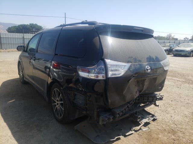 Photo 2 VIN: 5TDXZ3DC8HS894591 - TOYOTA SIENNA SE 