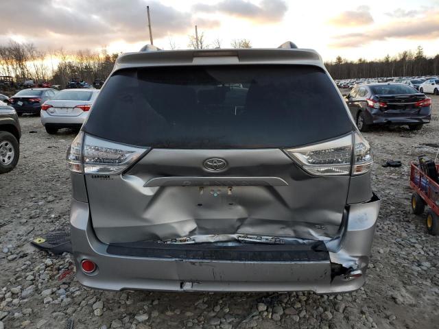 Photo 5 VIN: 5TDXZ3DC8HS898186 - TOYOTA SIENNA SE 