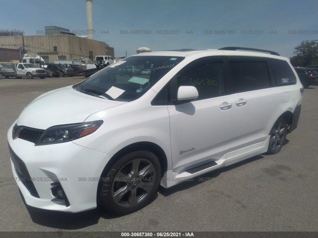 Photo 1 VIN: 5TDXZ3DC8JS944069 - TOYOTA SIENNA 