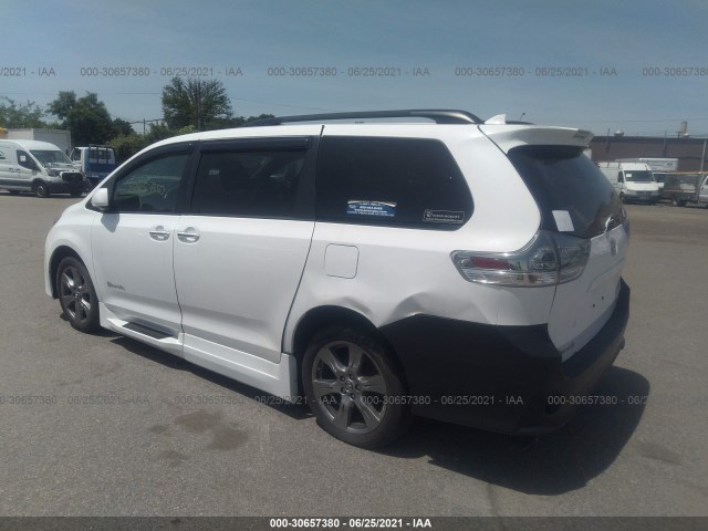 Photo 2 VIN: 5TDXZ3DC8JS944069 - TOYOTA SIENNA 