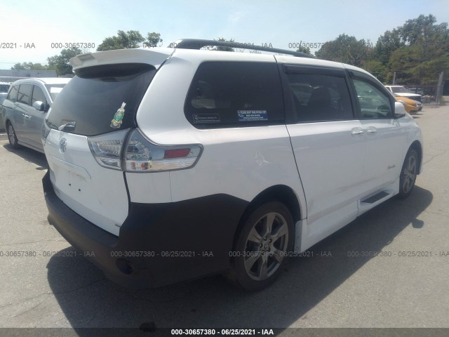 Photo 3 VIN: 5TDXZ3DC8JS944069 - TOYOTA SIENNA 