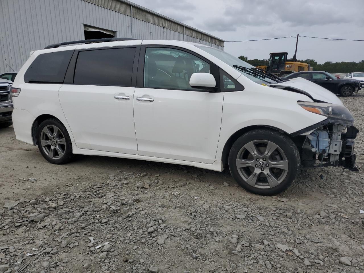 Photo 3 VIN: 5TDXZ3DC8KS976876 - TOYOTA SIENNA 