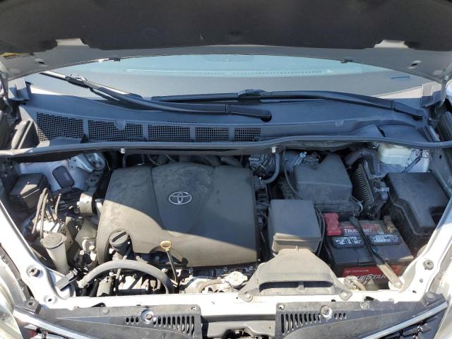 Photo 11 VIN: 5TDXZ3DC8KS997307 - TOYOTA SIENNA SE 