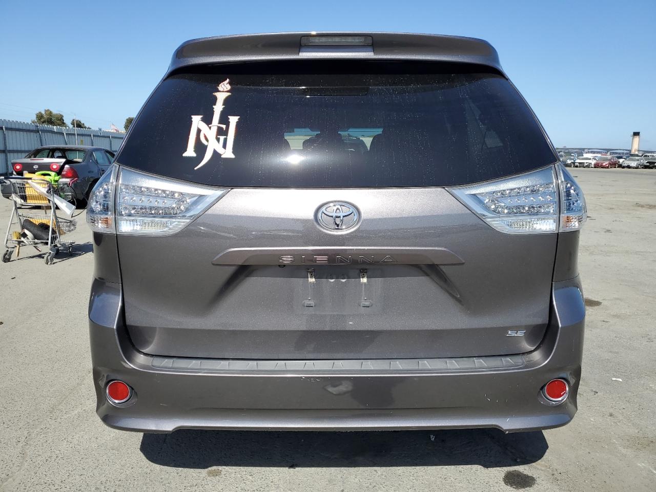 Photo 5 VIN: 5TDXZ3DC9HS806373 - TOYOTA SIENNA 