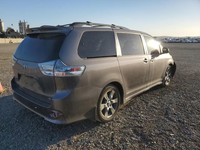 Photo 2 VIN: 5TDXZ3DC9HS816949 - TOYOTA SIENNA 