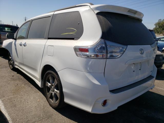 Photo 2 VIN: 5TDXZ3DC9HS843164 - TOYOTA SIENNA SE 