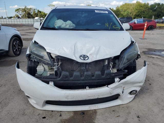 Photo 4 VIN: 5TDXZ3DC9HS843357 - TOYOTA SIENNA 